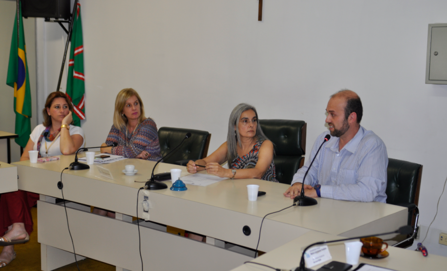 CEE/PR Promove Seminário sobre o Novo Ensino Médio CEE/PR Promove Seminário sobre o Novo Ensino Médio