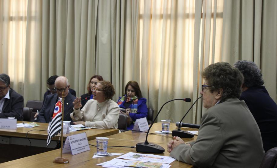CEE/PR Participa do Fórum Nacional dos Conselhos Estaduais de Educação CEE/PR Participa do Fórum Nacional dos Conselhos Estaduais de Educação