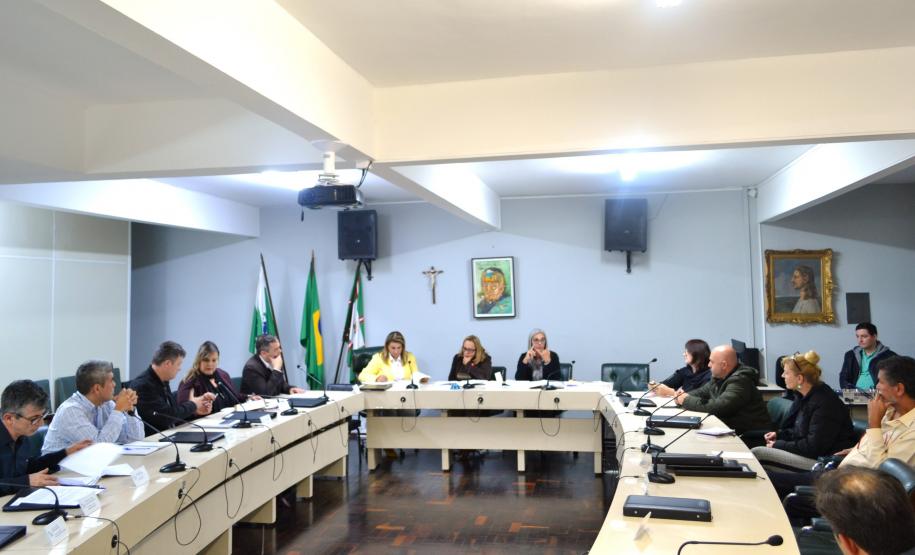 CEE/PR se reúne com SEAP e Celepar para tratar sobre tramitação de processos CEE/PR se reúne com SEAP e Celepar para tratar sobre tramitação de processos