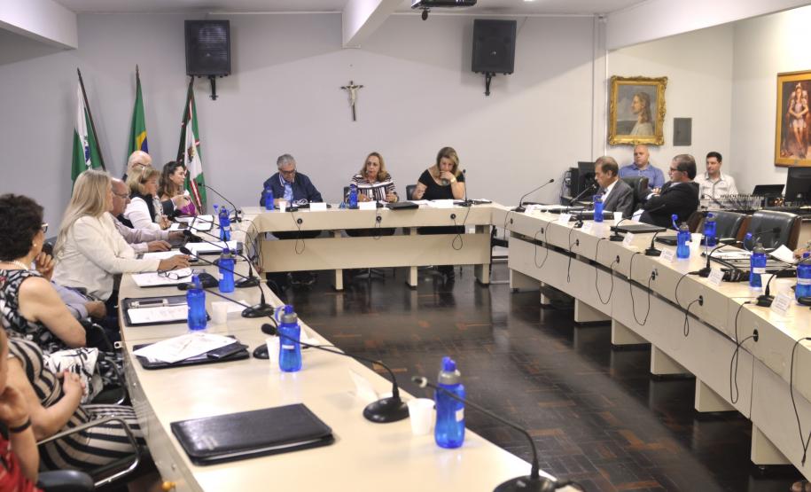 Trabalhos realizados pelas Câmaras do CEE/PR no período de 04 a 08 de novembro de 2019 Trabalhos realizados pelas Câmaras do CEE/PR no período de 04 a 08 de novembro de 2019