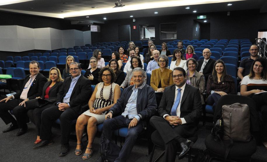 Câmara de Ensino Superior do CEE/PR promove Seminário sobre a Curricularização da Extensão nos Currículos de Graduação Câmara de Ensino Superior do CEE/PR promove Seminário sobre a Curricularização da Extensão nos Currículos de Graduação