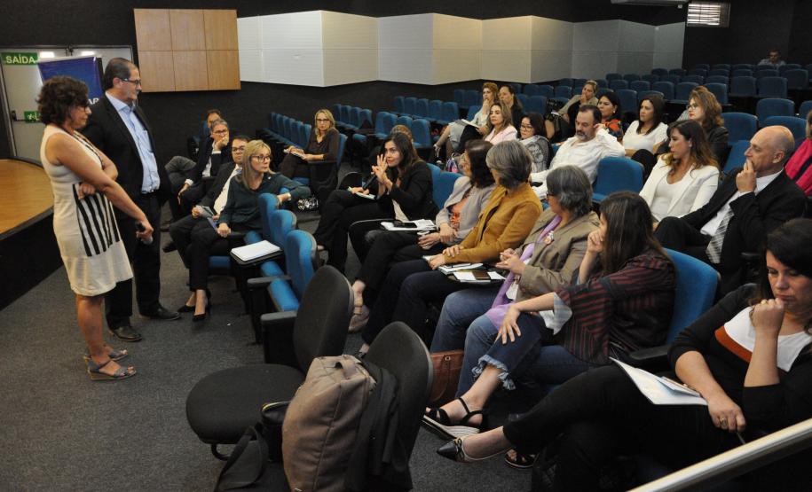 Câmara de Ensino Superior do CEE/PR promove Seminário sobre a Curricularização da Extensão nos Currículos de Graduação Câmara de Ensino Superior do CEE/PR promove Seminário sobre a Curricularização da Extensão nos Currículos de Graduação