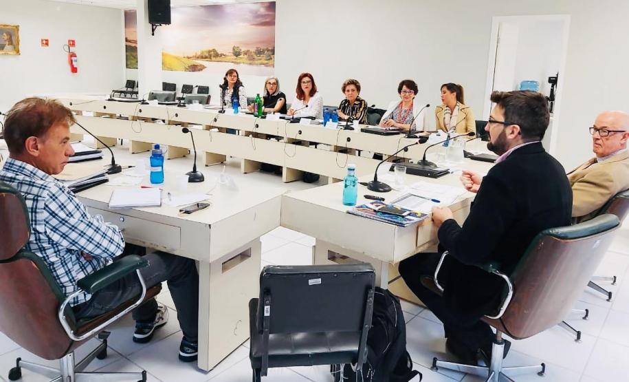 Em Reunião Extraordinária, CEE/PR Aprova Cronograma de Implantação do Novo Ensino Médio Em Reunião Extraordinária, CEE/PR Aprova Cronograma de Implantação do Novo Ensino Médio