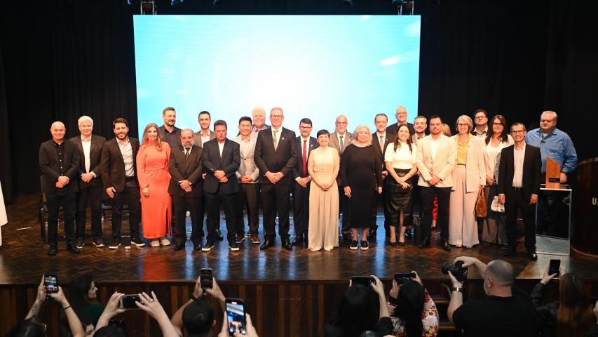 Conselheiro Aurélio Bona Júnior representa o CEE/PR no Paraná Faz Ciência 2025