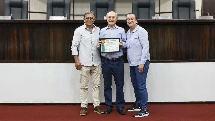 Conselheiro Flávio Vendelino Scherer recebe Moção de Aplausos da Câmara Municipal de Toledo